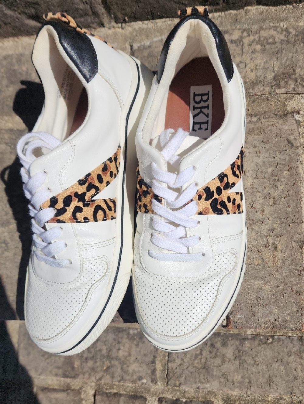 BKE White Sneakers with Leopard Print Accent Size 6.5 Very Clean - Picture 3 of 9